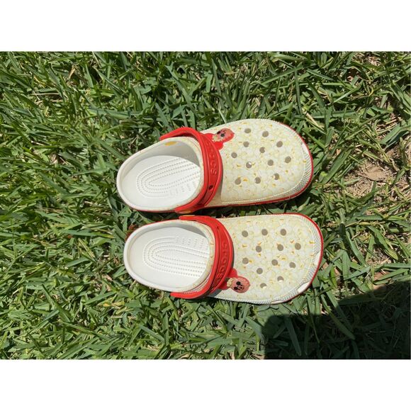 Disney snack Crocs - popcorn hidden Mickey kernels - size 7 (retired) - Picture 2 of 5